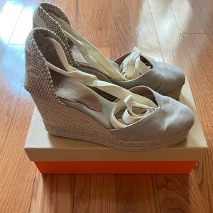 Tan Castaner wedge platforms size 41